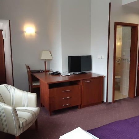Hotel Park Avenue **** Piest'any Esterno foto